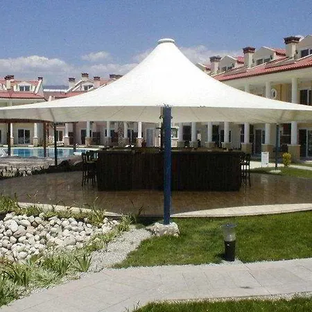 Hotel Oasis Residences 4*